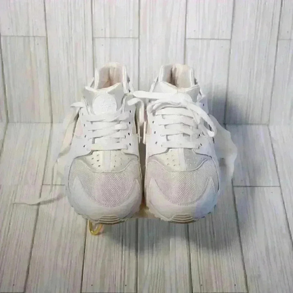 Nike Huarache by Nike 654275-110 size 6.5Y.  Nike Boys Huarache Run 654275-110 - Picture 1 of 14